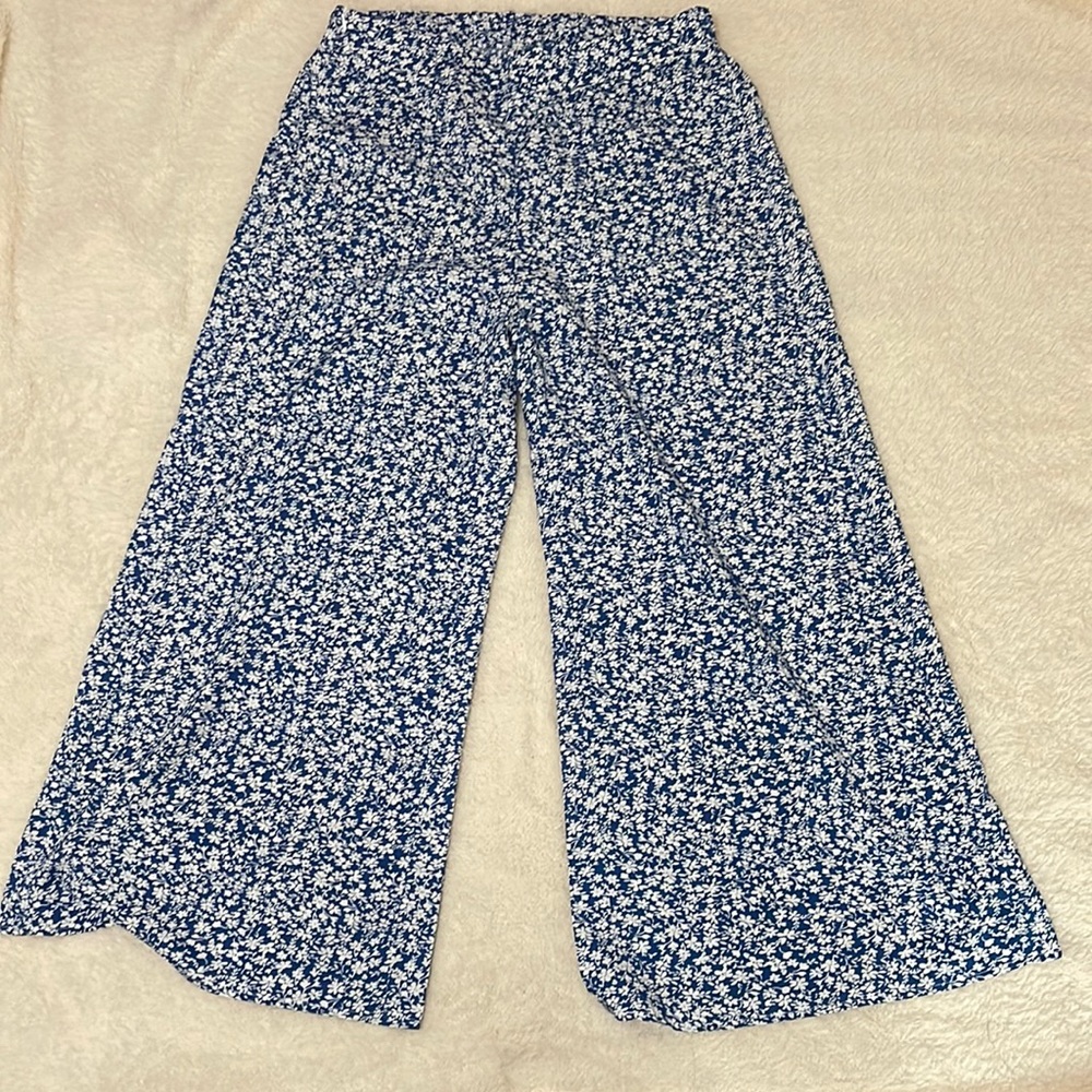 Wide leg Blue& white  Floral pattern pants Size: 0XL